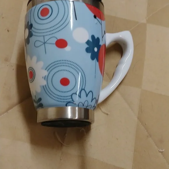 16 oz insulated travel mug. - Picture 2 of 4